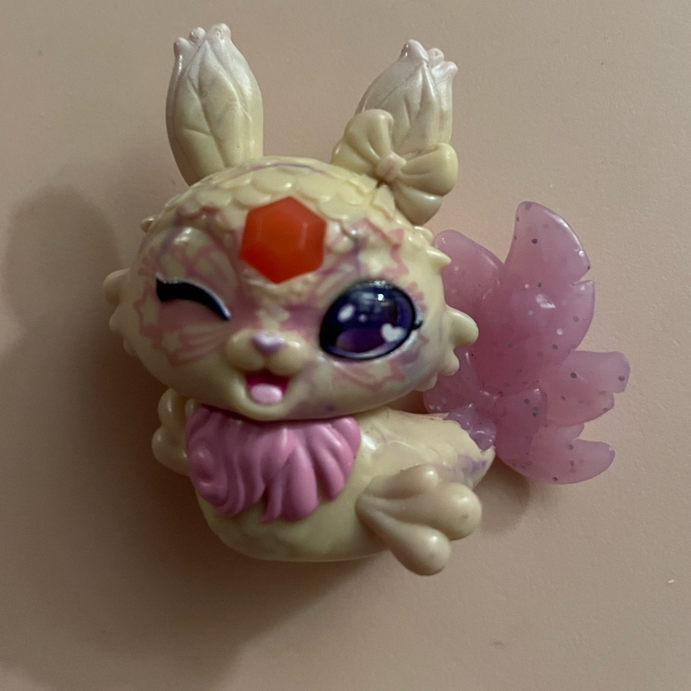 Magic Mixies Mixling Meenia Toy Collectible